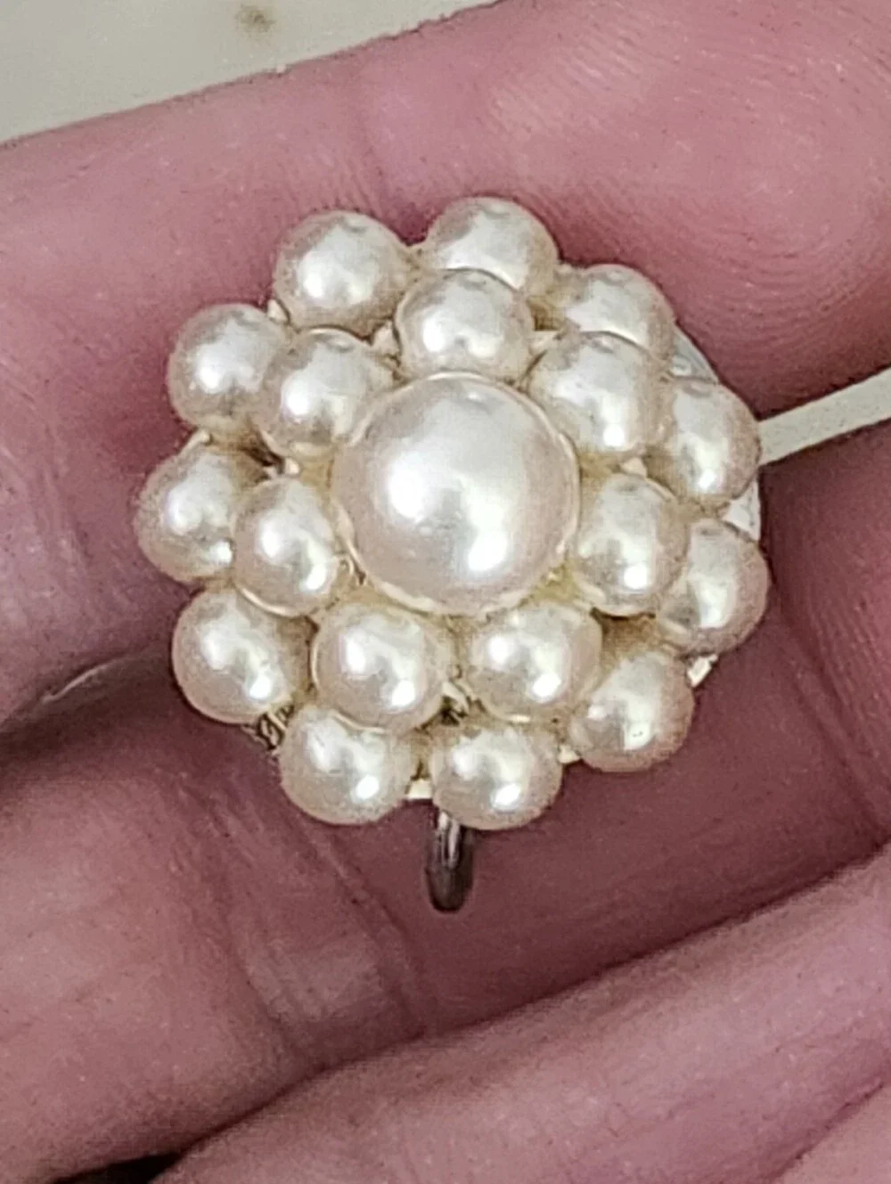 Vtg Classic Faux Pearl Cluster Screw Back Earrings